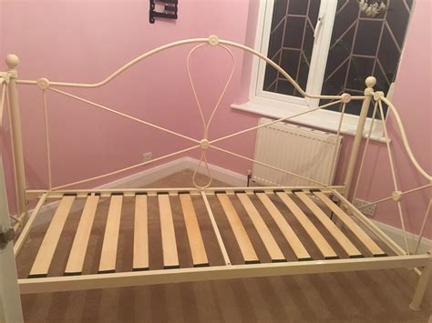 2ft 6 narrow single day bed frame in B90 Birmingham für 50,00 £ zum ...