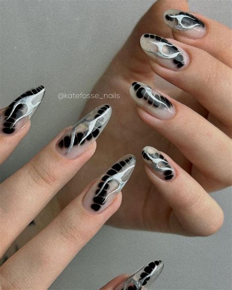 Андеграунд студия креативного маникюра МСК on Instagram: "Уже классика ...