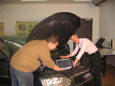 albumschule / 1_09 Fehlersuche mit einem Motortester.jpg