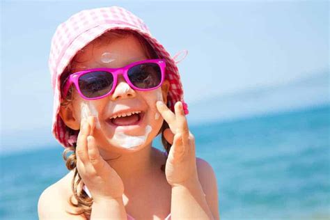 sunscreen lotions  kids  toxic  ewg rated lovely