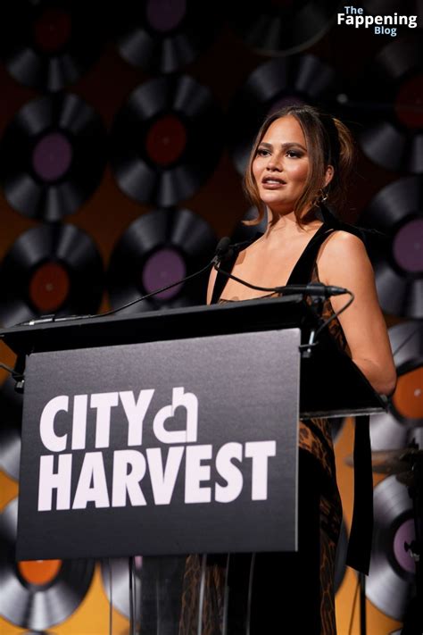 Chrissy Teigen Displays Her Nude Tits at the 2024 City Harvest Gala (73