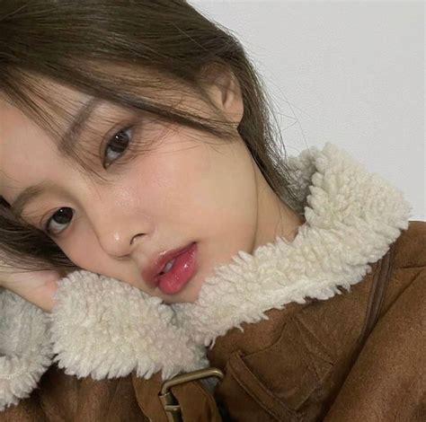 IZ*ONE GLOBAL on Twitter | Ulzzang girl, Girl, Iz one