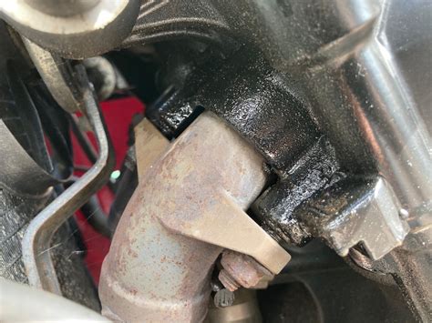 Oil leaking onto the headers | 675.cc • Triumph 675 Forum
