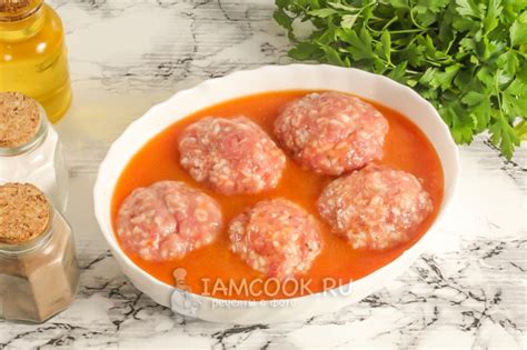 Ежики из фарша в духовке с подливкой — рецепт с фото пошагово