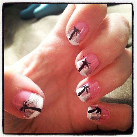 palm tree nail design
