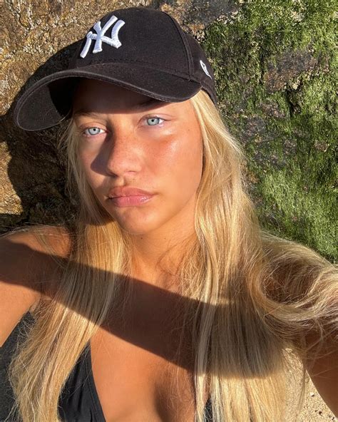 Camila Ribeiro (@camilaenribeiroo) • Instagram photos and videos