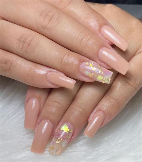Diseño de uñas color crema | Diseños de uñas, Uñas, Uñas decoradas