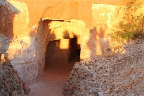 Coober Pedy: Underground camping | Edventure Project