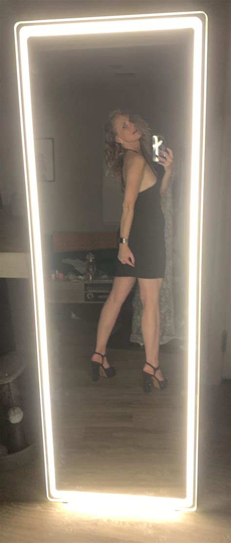 Took some sexy mirror pics at my GFs house : r/SexyGirls_Tennessee