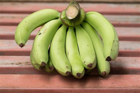 premium photo close   green banana fruit