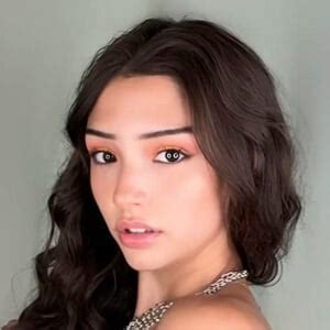 Layla Jenner - Age, Family, Bio | Famous Birthdays