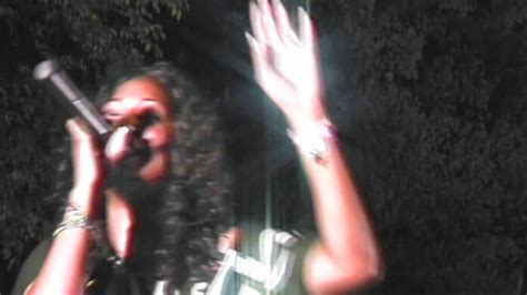 Bela Dona Live - YouTube