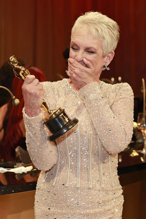 how is jamie lee curtis related to michael myers 3