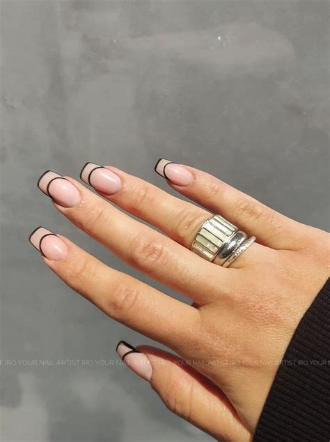 23+ Chic Line Nail Designs For A Modern Aesthetic in Any Season