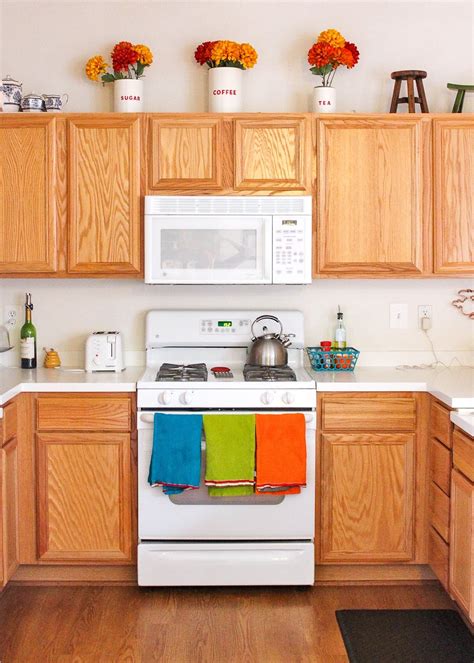 Kitchen Paint Colors With Oak Cabinets And White Appliances - Home Alqu