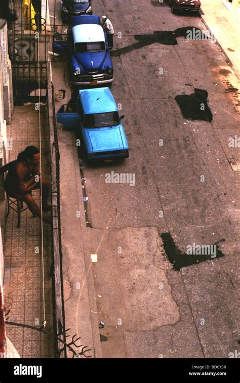 Old 1950s American cars in Havana, Cuba Stock Photo - Alamy