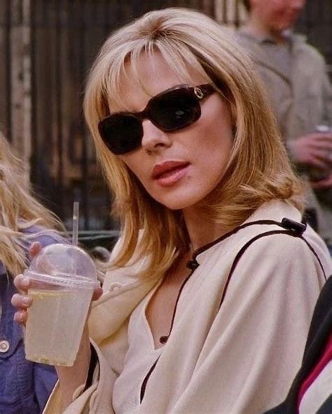 Estilo Carrie Bradshaw, Kim Cattrall, City Outfits, Images Esthétiques ...