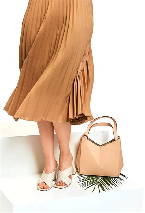DESA DERİ LinkedIn‘de: DESA'ya YAZ geldi! @desafashion