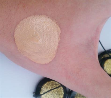 MAC Select SPF 15 Foundation – Жидкий тональный крем на водной основе ...