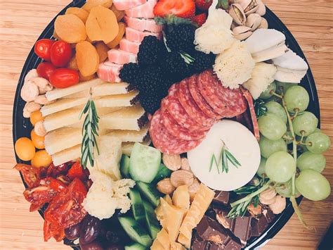 CATERING — THE MARKET at Edgewood