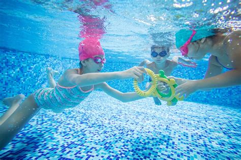 Jogos Na Piscina - Dicas de brincadeiras para fazer na piscina com as crianças