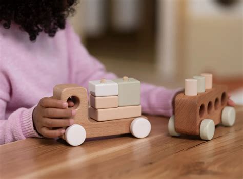 Top 10 Must-Have Toys for Your Baby’s First Year – Smind