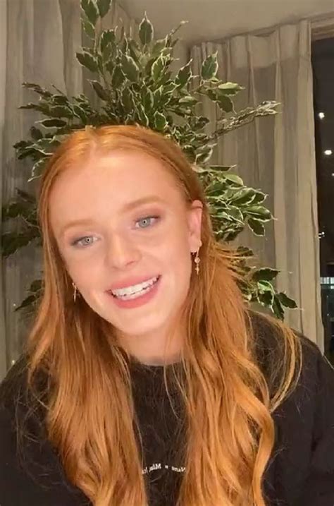 Pin de Bill Barfield em Melody em 2022 | Cabelo
