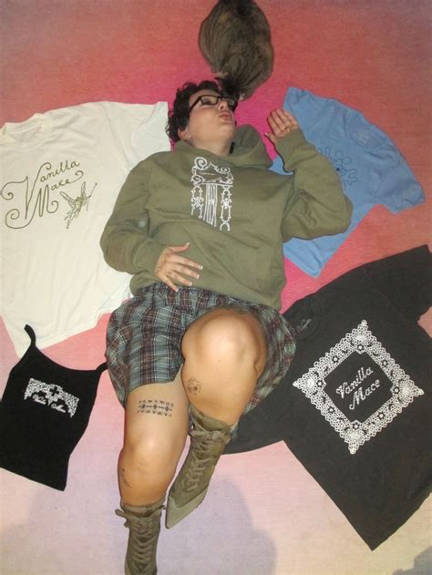 vanilla mace side eye 3