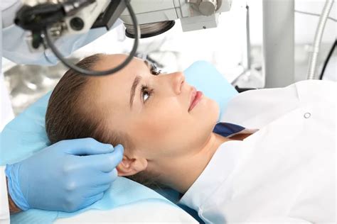 Laserowa korekcja Stock Photos, Royalty Free Laserowa korekcja Images ...
