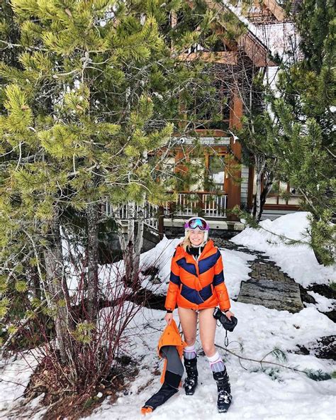Chelsea Handler Rings in Birthday with Pantsless Ski Session
