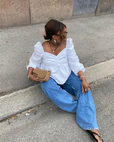 How Fashion People Wear Flip-Flops and Jeans | Who What Wear