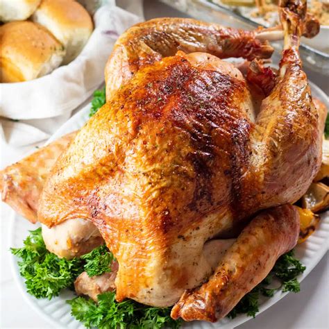 Easy Thanksgiving Roasted Turkey: Fool-Proof Holiday Dinner