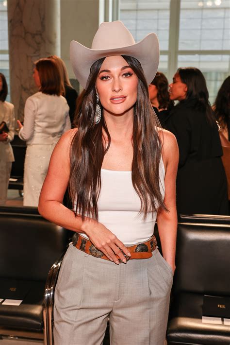 Kacey Musgraves reschedules concert after breaking a rib: 'No physical