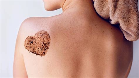 pentingnya body scrub rutin  kulit