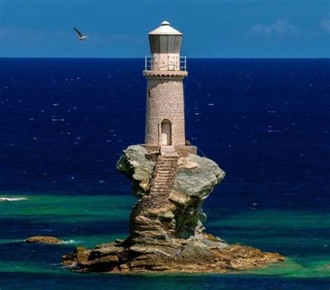 The impressive lighthouses of Greece and their history