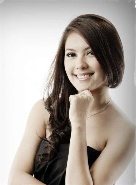 Kumpulan Foto Presenter Cantik Plus Biodata lengkap Semua TV Indonesia