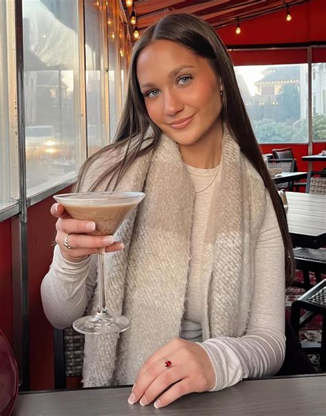 Stephanie Zustovich : r/PrettyGirls