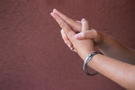 Kali Mudra - Meaning, Steps, and Benefits - Fitsri Yoga
