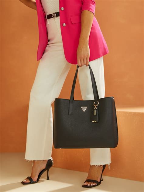 Meridian Girlfriend Tote | GUESS