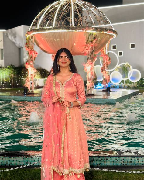 Sonia Arora | Don't worry. Be calm. And love blue 🌀💙🏝️🌊🏖️🔆 #