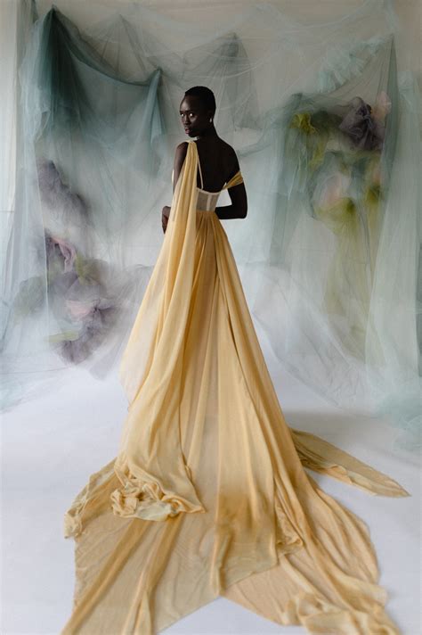 Carol Hannah’s new collection was inspired by Impressionism – Weddingchicks