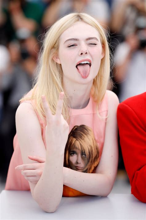 Elle Fanning : r/celebritymouths