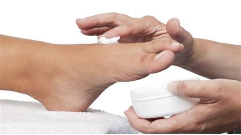 7 Homemade Foot Soaks To Relax Your Tired Feet | NONDON