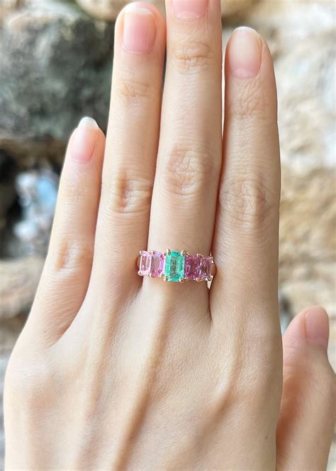 Emerald and Pink Sapphire Ring set in 18K Rose Gold Settings For Sale