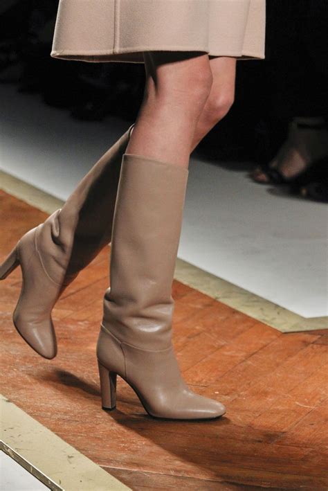 Valentino | Shoe boots, Minimalist shoes, Fabulous shoes