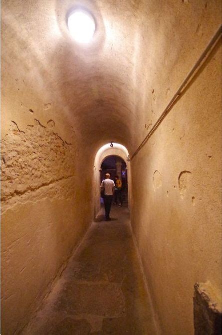 traboule  secret alleyways  lyon    traboules