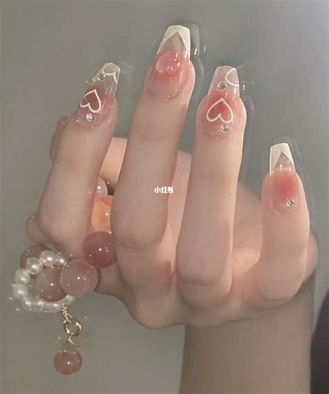 "Blush nails" are making a comeback: here's how to wear them