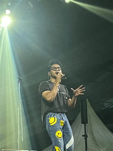 Nyoman Paul and Rony Parulian Duet, 14 Guest Stars Rock the Stage at