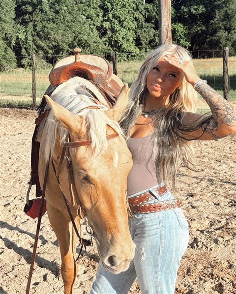 Zoe Aridas (@zoe_aridass) • Instagram photos and videos