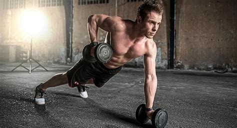 The Knowledge: Try This Dumbbell Workout For Chest, Back and Arm Gains